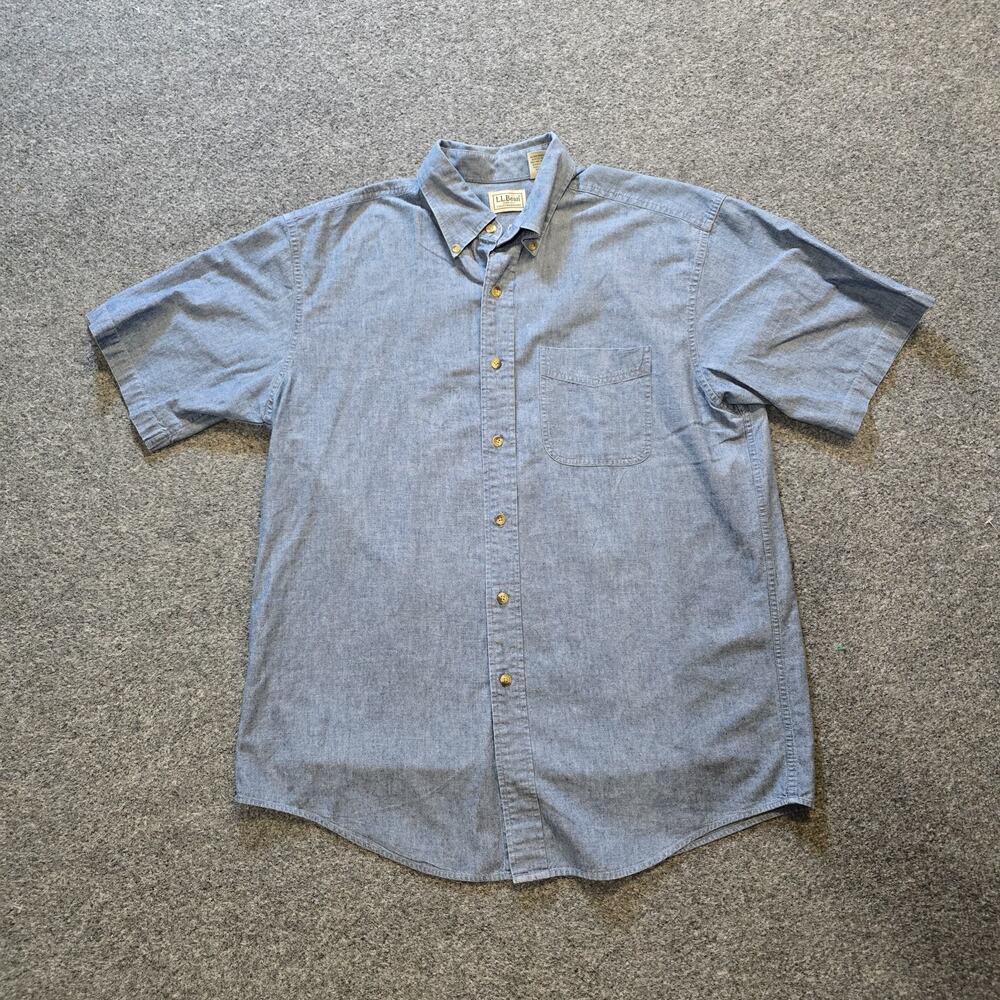 LL Bean Shirt Mens Size Medium Blue Chambray Short Sleeve Button Outdoors Casual